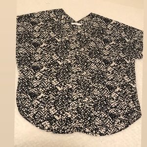 Lush Tops - V Neck spotted Lush blouse Lush Tops - V Neck spotted Lush blouse